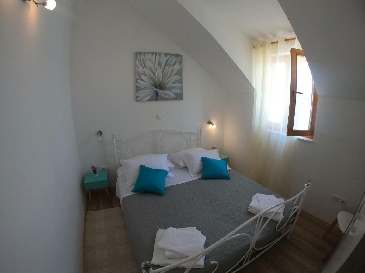 Apartment Vesna Primosten Exterior photo