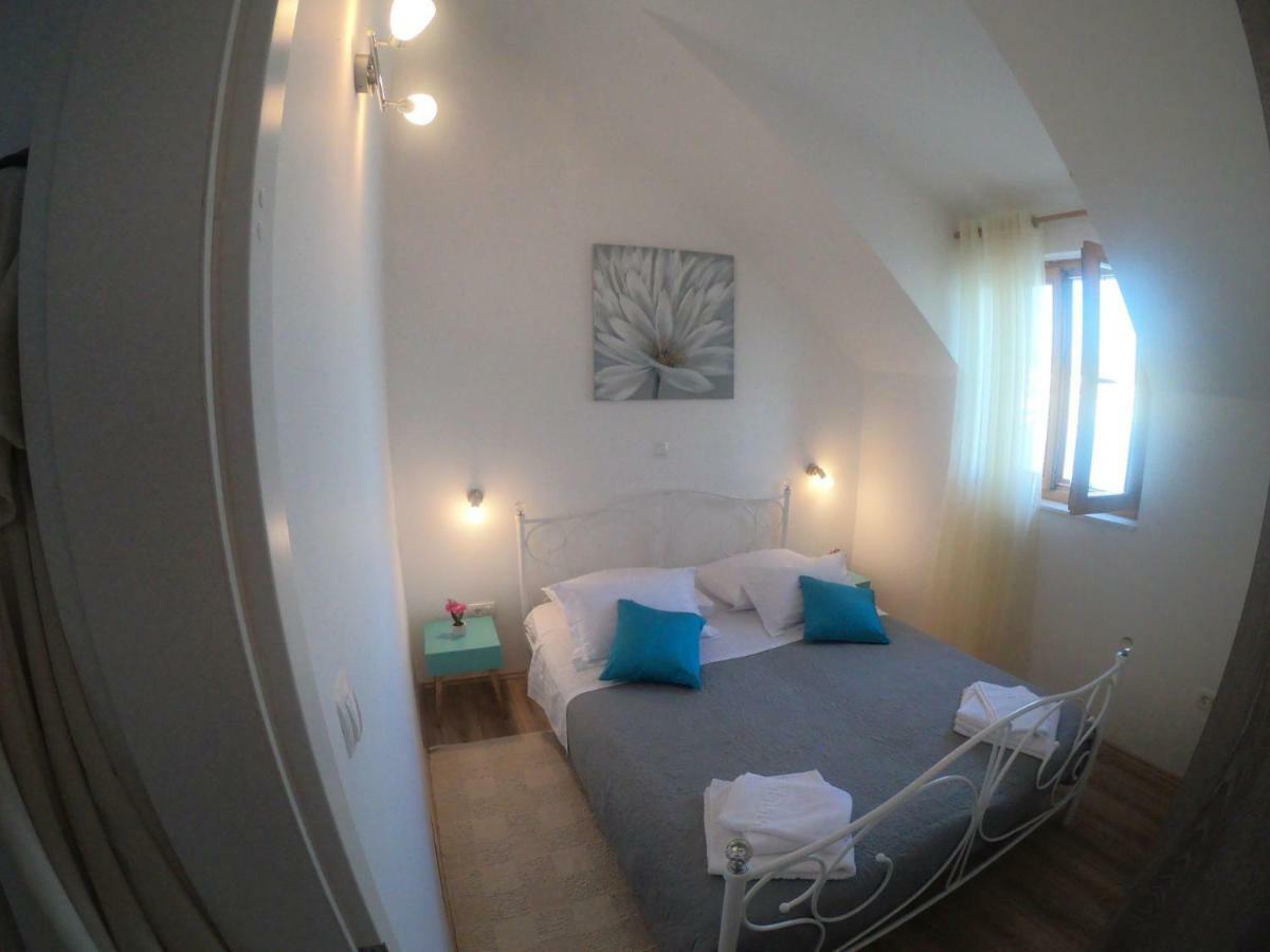 Apartment Vesna Primosten Exterior photo