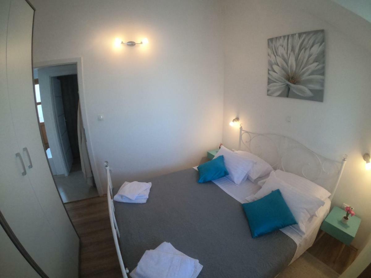 Apartment Vesna Primosten Exterior photo